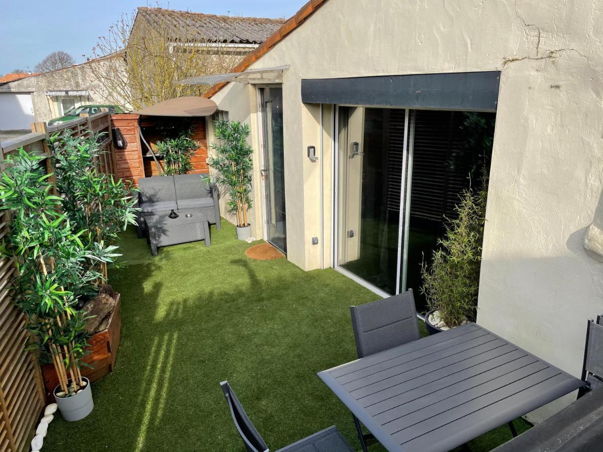 Médis Love Suites & Spa "Le Loft" Avec Jacuzzi Privatif מראה חיצוני תמונה