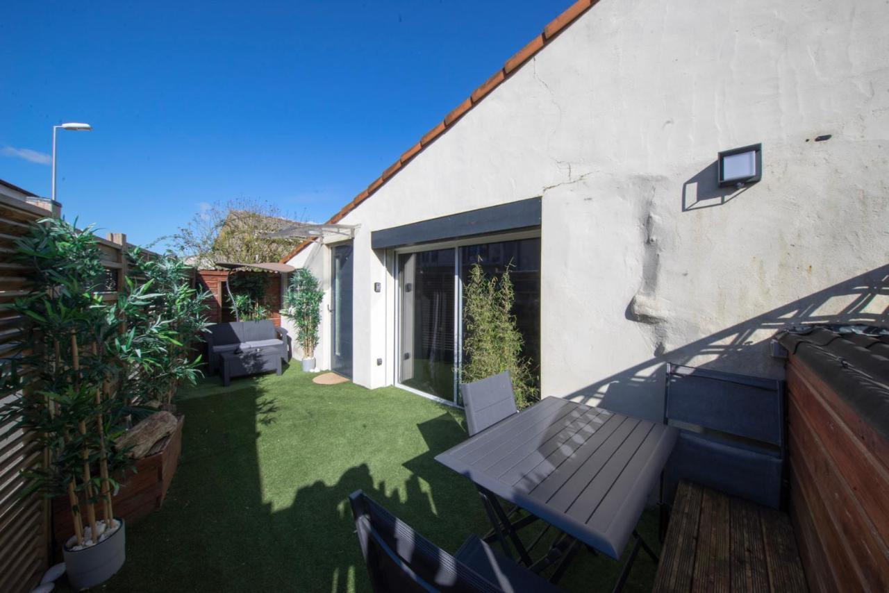 Médis Love Suites & Spa "Le Loft" Avec Jacuzzi Privatif מראה חיצוני תמונה